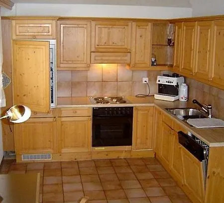 Haus Adora Лойкербад