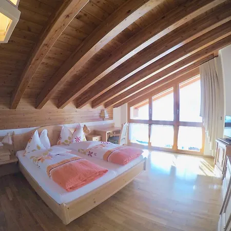 Haus Adora Апартаменти Лейкербад