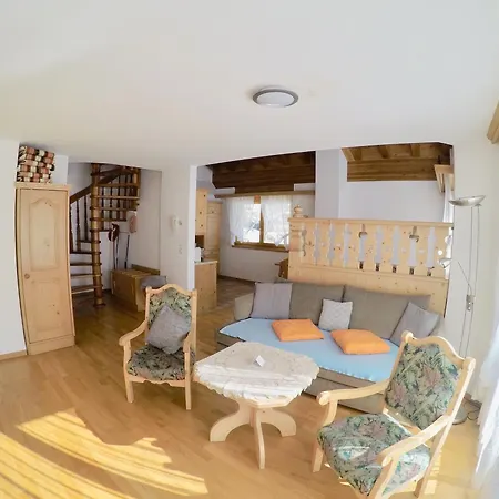 Haus Adora Апартаменти