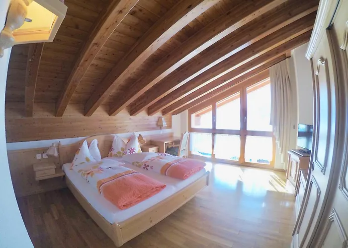 Haus Adora Апартаменти Лейкербад